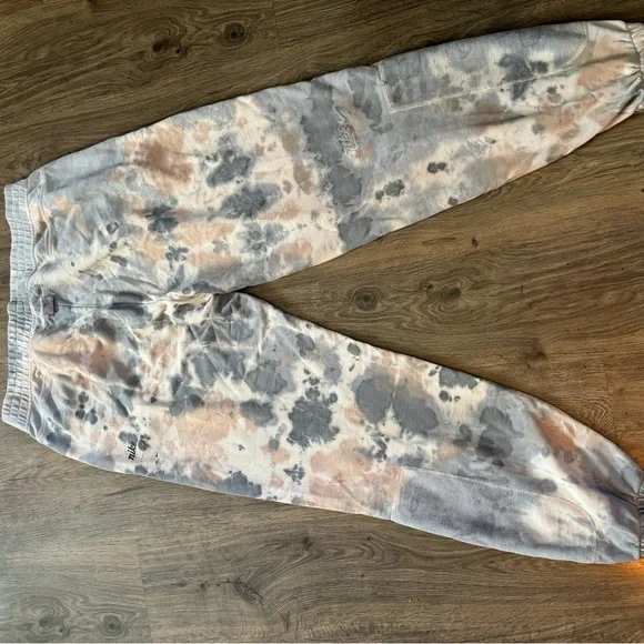 Nike Tie-Dye Hoodie and Joggers Set - Gray and Pink - Picture 3 of 14